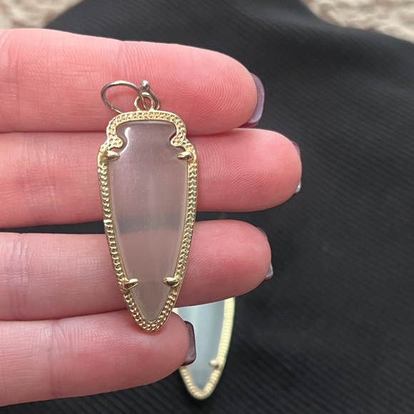 Kendra Scott Grey arrow earrings - Picture 2 of 2